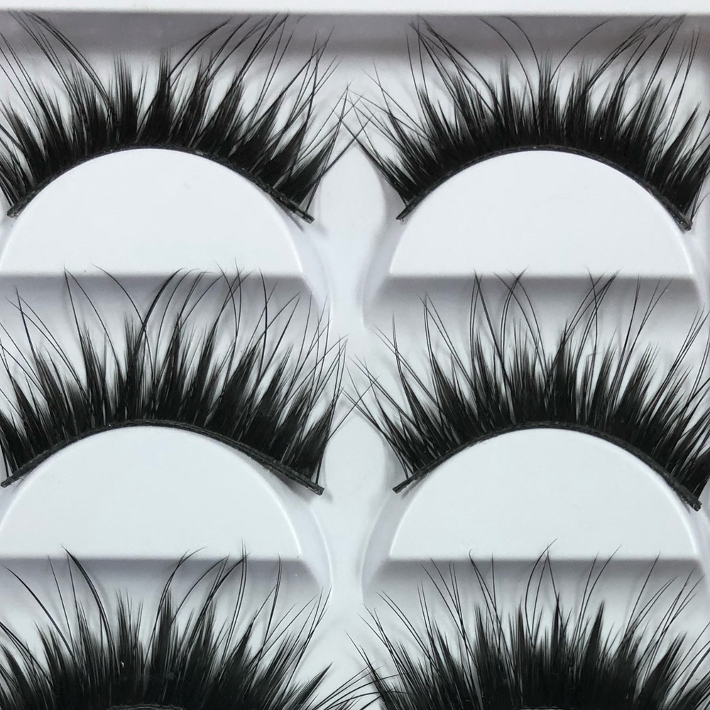 Falsies eyelashes